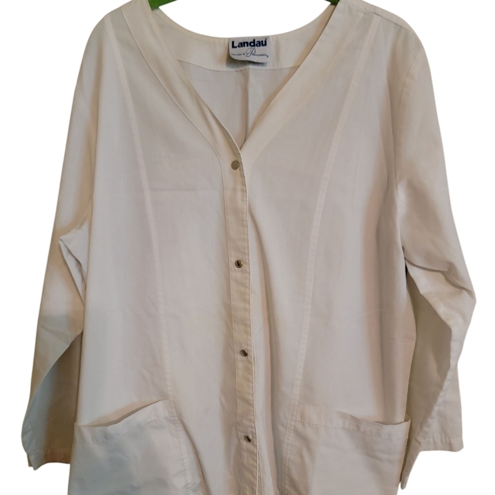 Euc Landau Ivory Button-Up Scrub Top